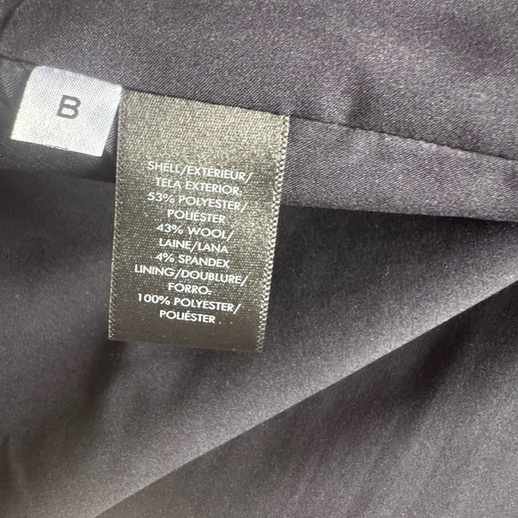 Ann Taylor Classic Pencil Skirt - size 2P - Picture 3 of 7